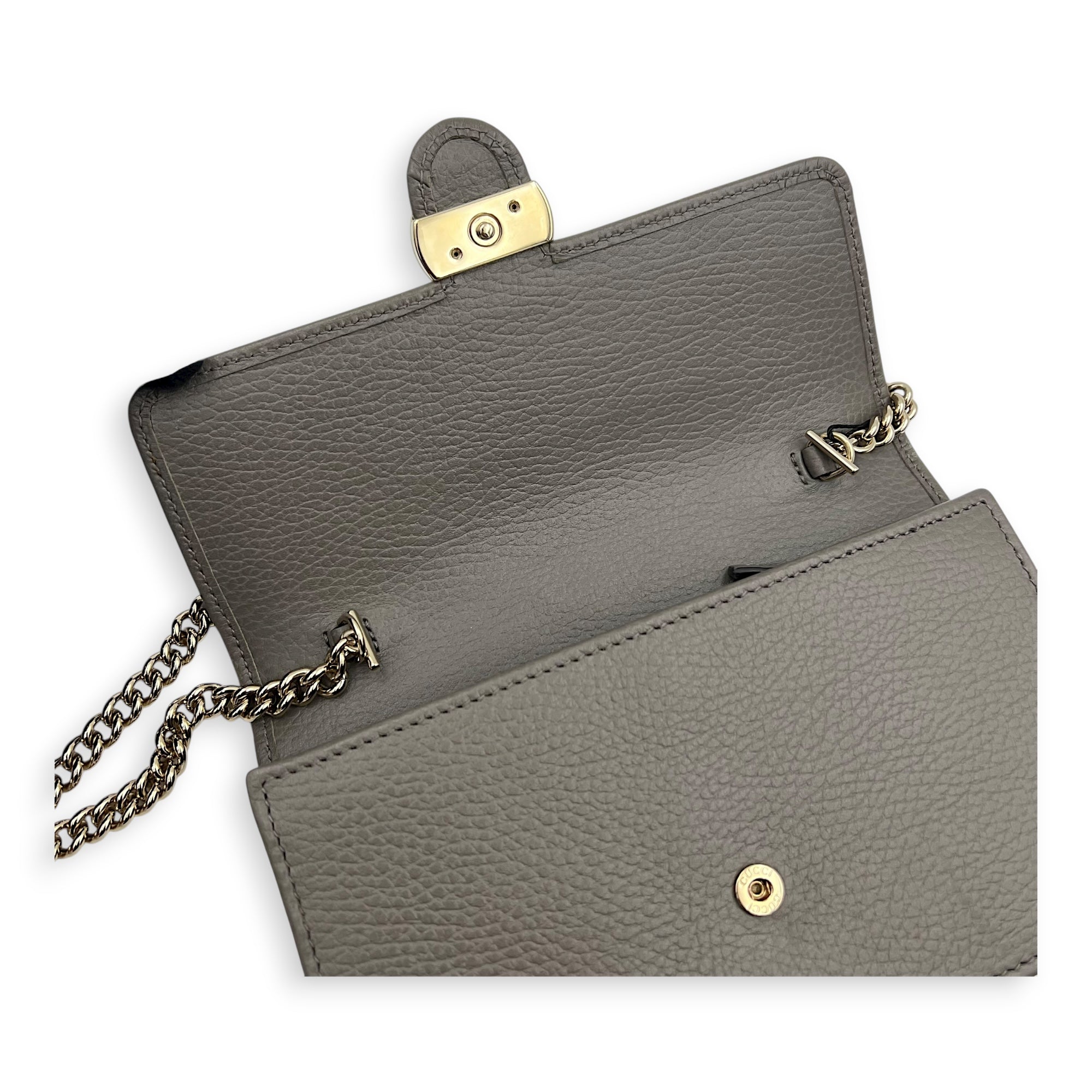 Interlocking G Wallet On Chain Grey in Calfskin, Gold hardware