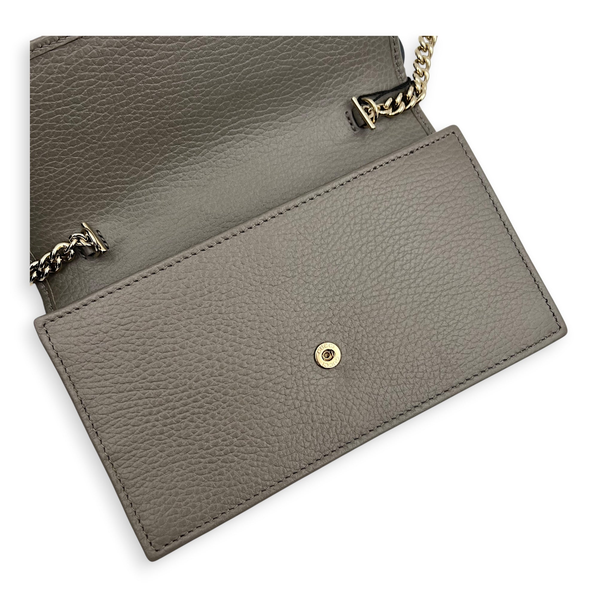 Interlocking G Wallet On Chain Grey in Calfskin, Gold hardware