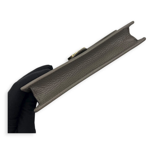 Interlocking G Wallet On Chain Grey in Calfskin, Gold hardware