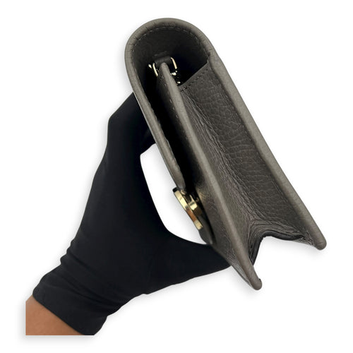 Interlocking G Wallet On Chain Grey in Calfskin, Gold hardware