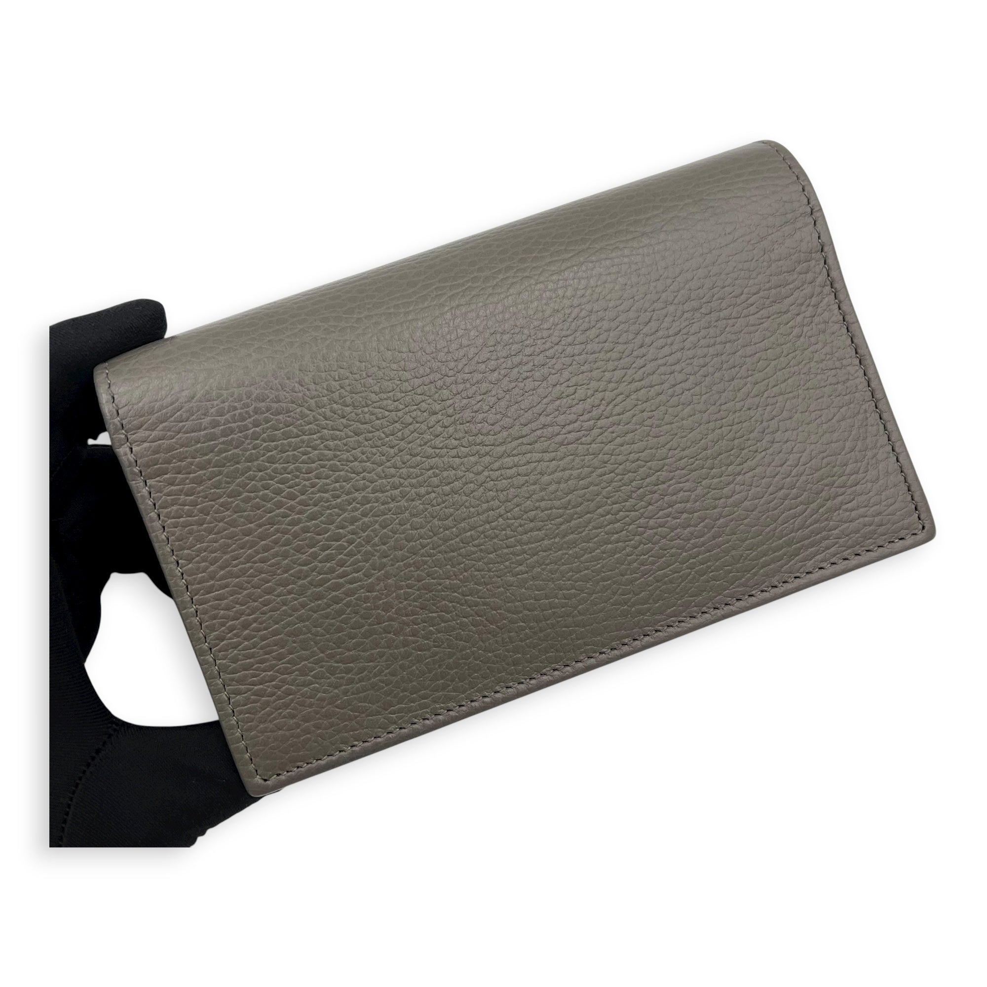 Interlocking G Wallet On Chain Grey in Calfskin, Gold hardware