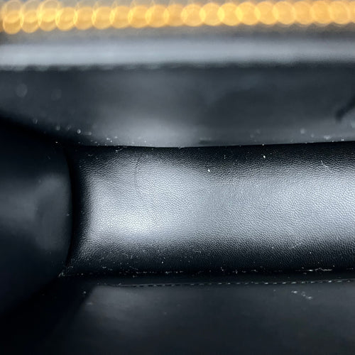 30 Montaigne Shoulder Bag Medium Black in Calfskin, Gold hardware