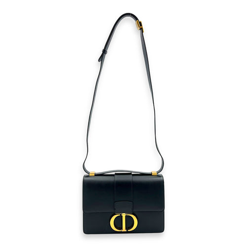 30 Montaigne Shoulder Bag Medium Black in Calfskin, Gold hardware