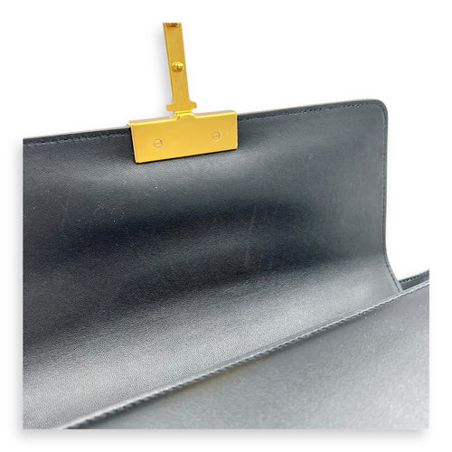 30 Montaigne Shoulder Bag Medium Black in Calfskin, Gold hardware