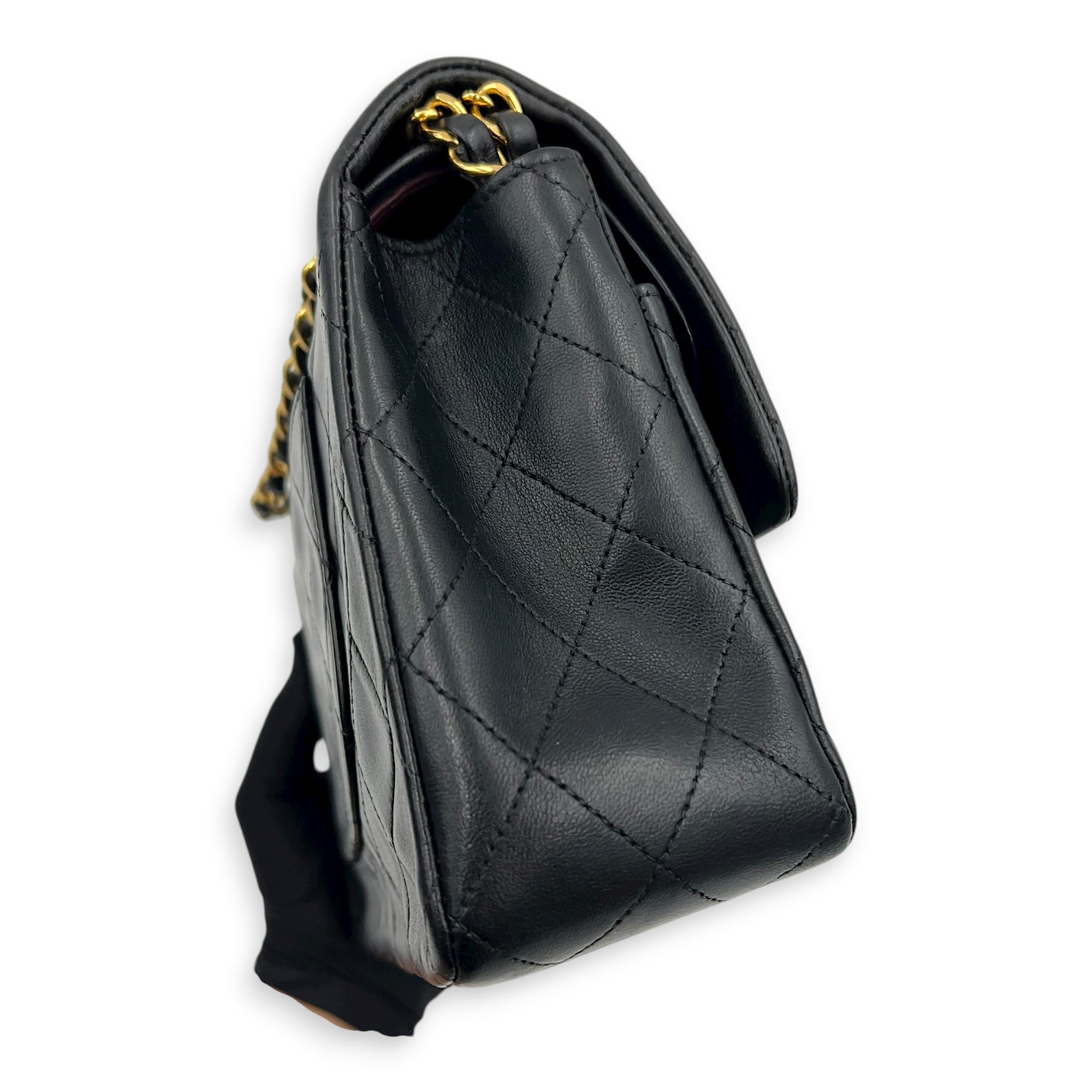 Classic Shoulder Bag Black in Lambskin, Gold hardware