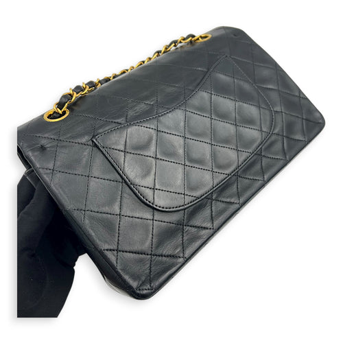 Classic Shoulder Bag Black in Lambskin, Gold hardware