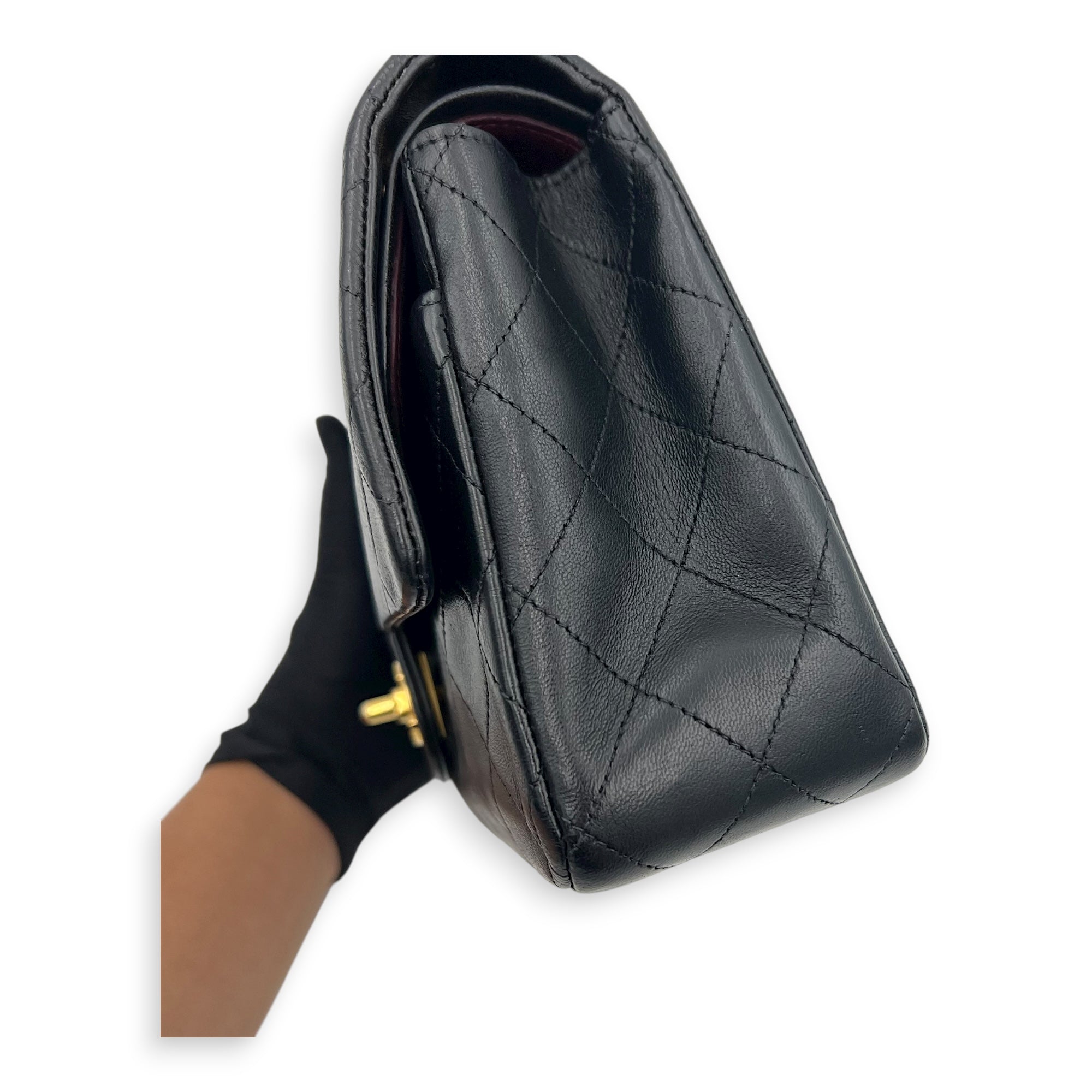 Classic Shoulder Bag Black in Lambskin, Gold hardware
