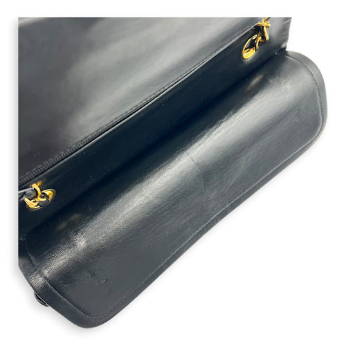 Classic Shoulder Bag Black in Lambskin, Gold hardware