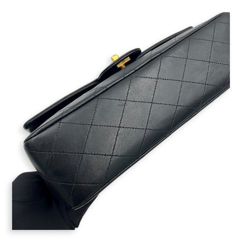 Classic Shoulder Bag Black in Lambskin, Gold hardware