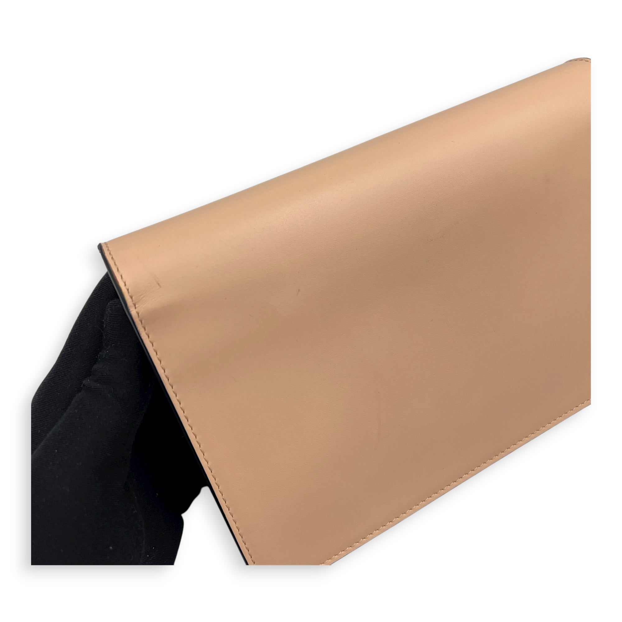 Logo Wallet On Chain Beige in Calfskin, Gold hardware