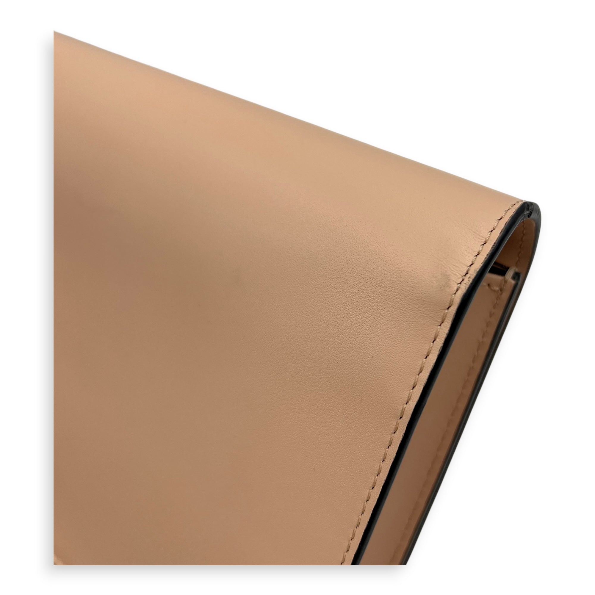 Logo Wallet On Chain Beige in Calfskin, Gold hardware