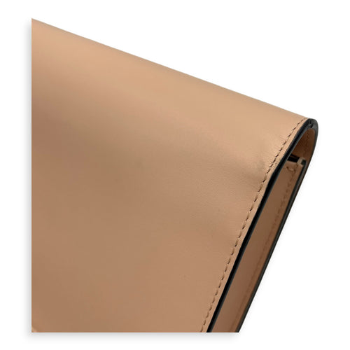 Logo Wallet On Chain Beige in Calfskin, Gold hardware