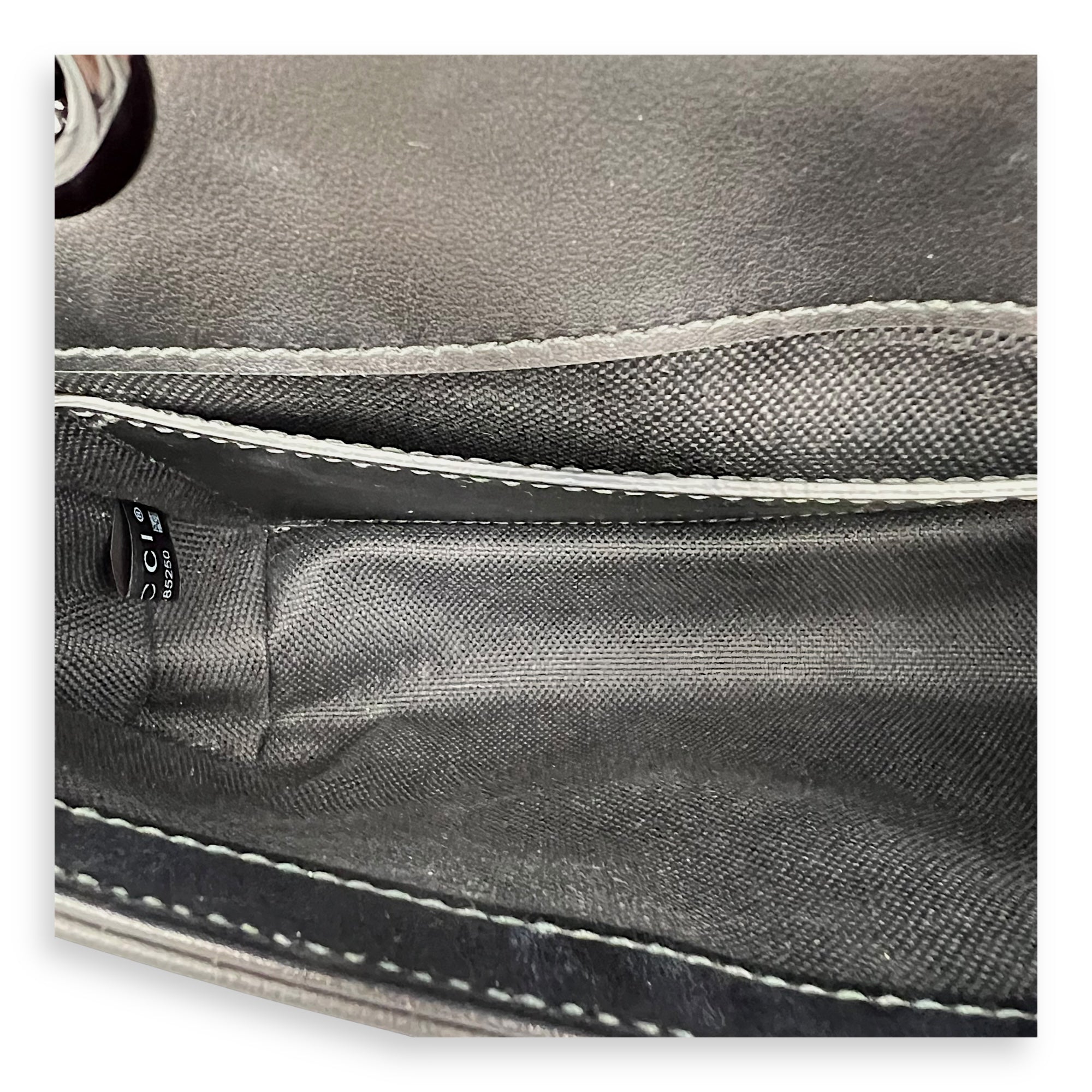 GG Marmont Shoulder Bag Small Black in Calfskin, black hardware