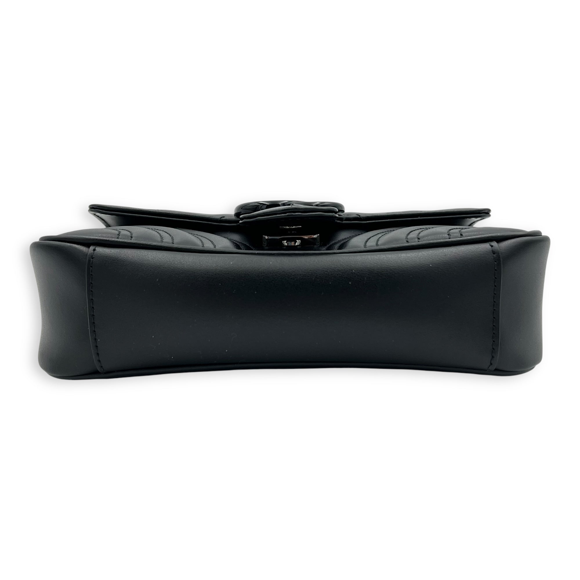 GG Marmont Shoulder Bag Small Black in Calfskin, black hardware