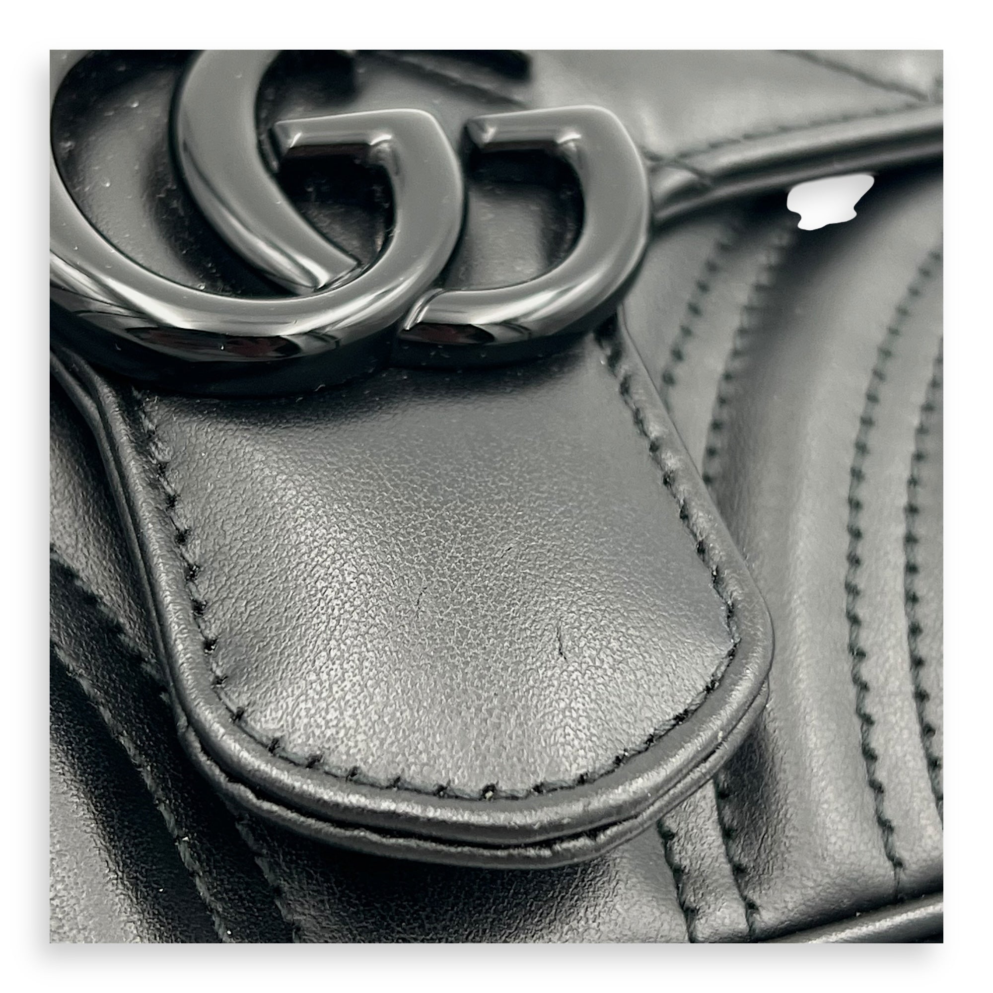 GG Marmont Shoulder Bag Small Black in Calfskin, black hardware