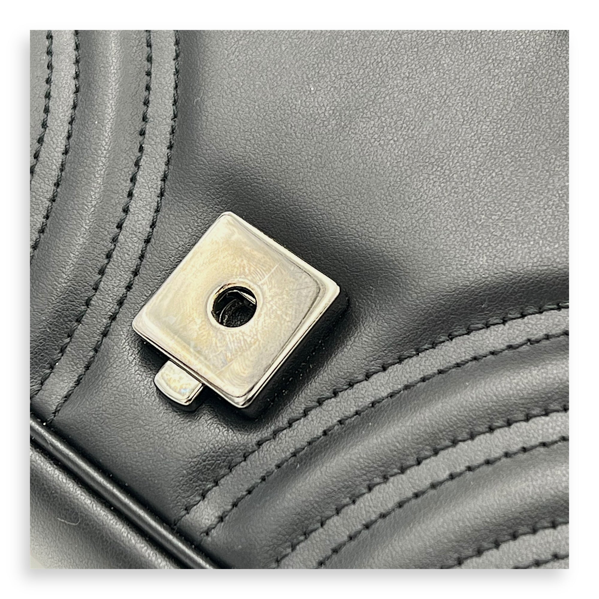 GG Marmont Shoulder Bag Small Black in Calfskin, black hardware