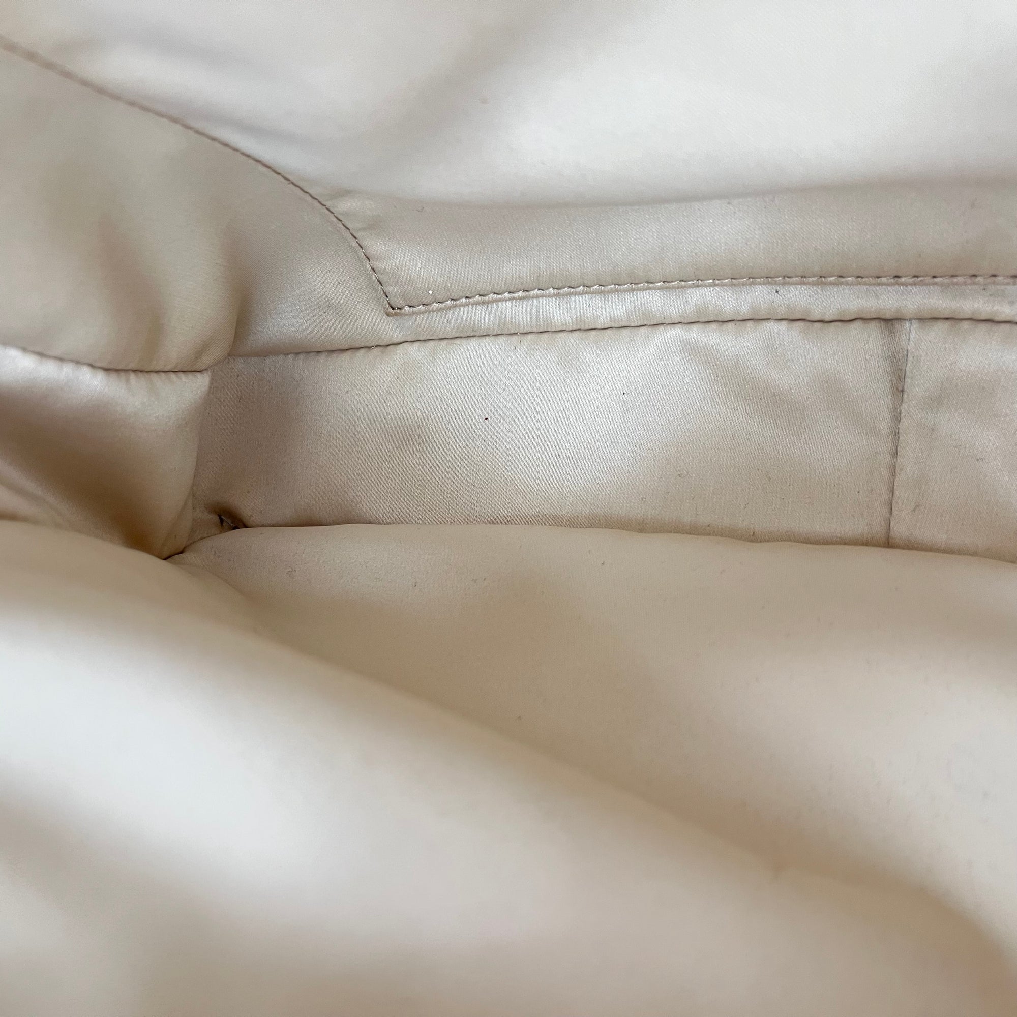 GST Tote Bag Beige in Caviar Leather, Silver hardware