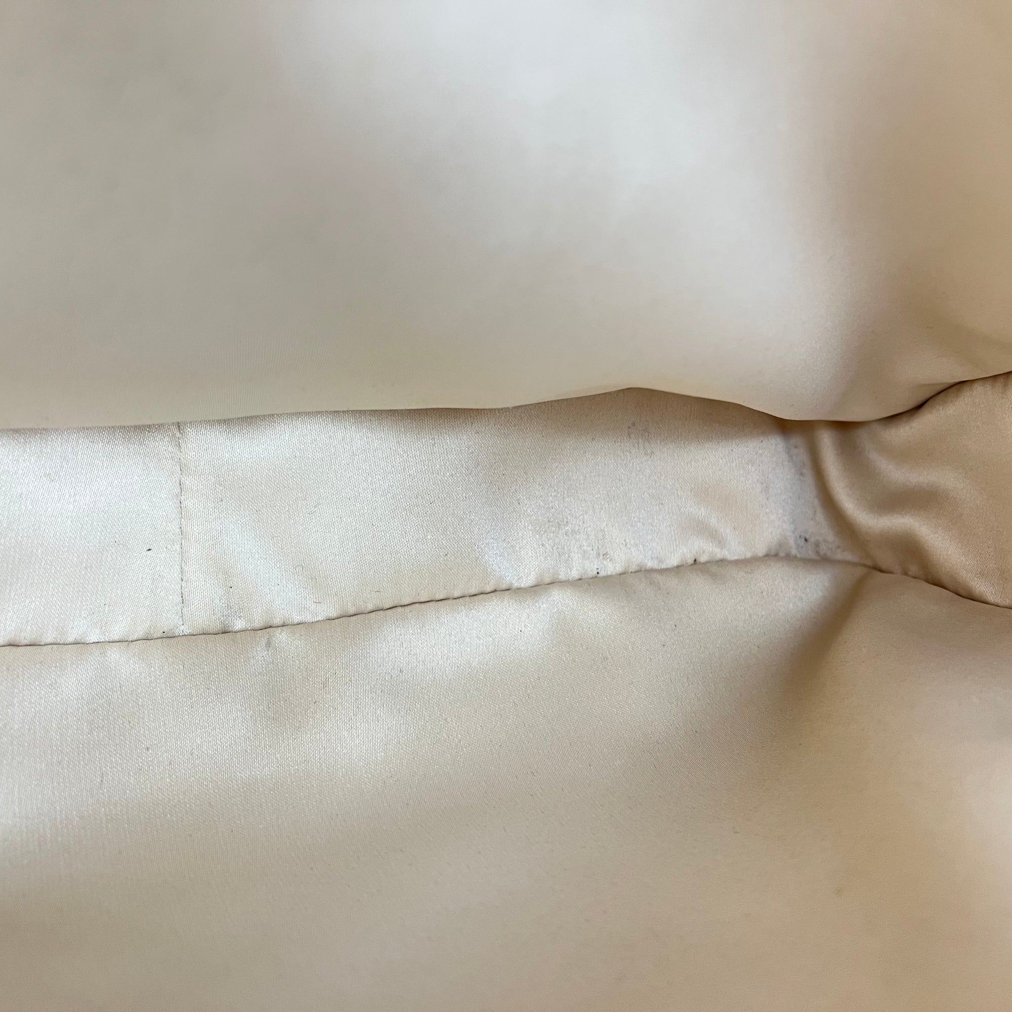 GST Tote Bag Beige in Caviar Leather, Silver hardware