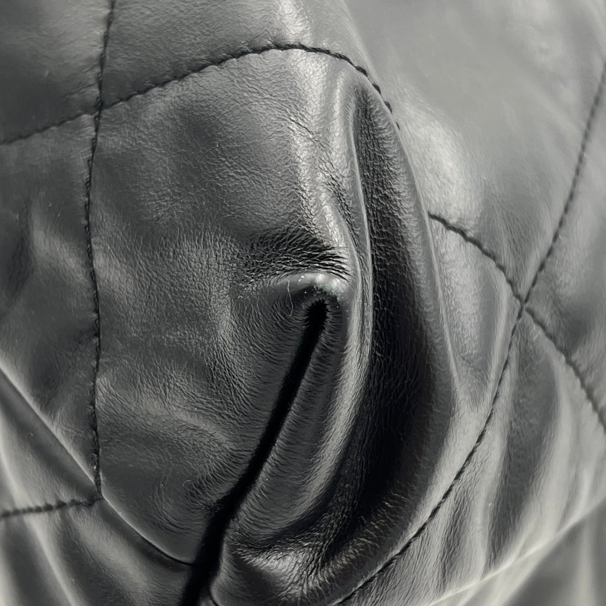 22 Tote Tote Bag Small Black in Calfskin, Gold hardware