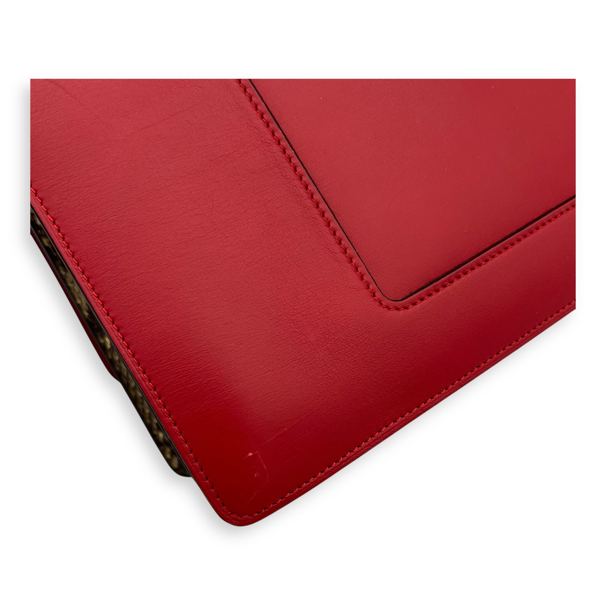 Medium Case Shoulder Bag Red in Calfskin, Silver hardware