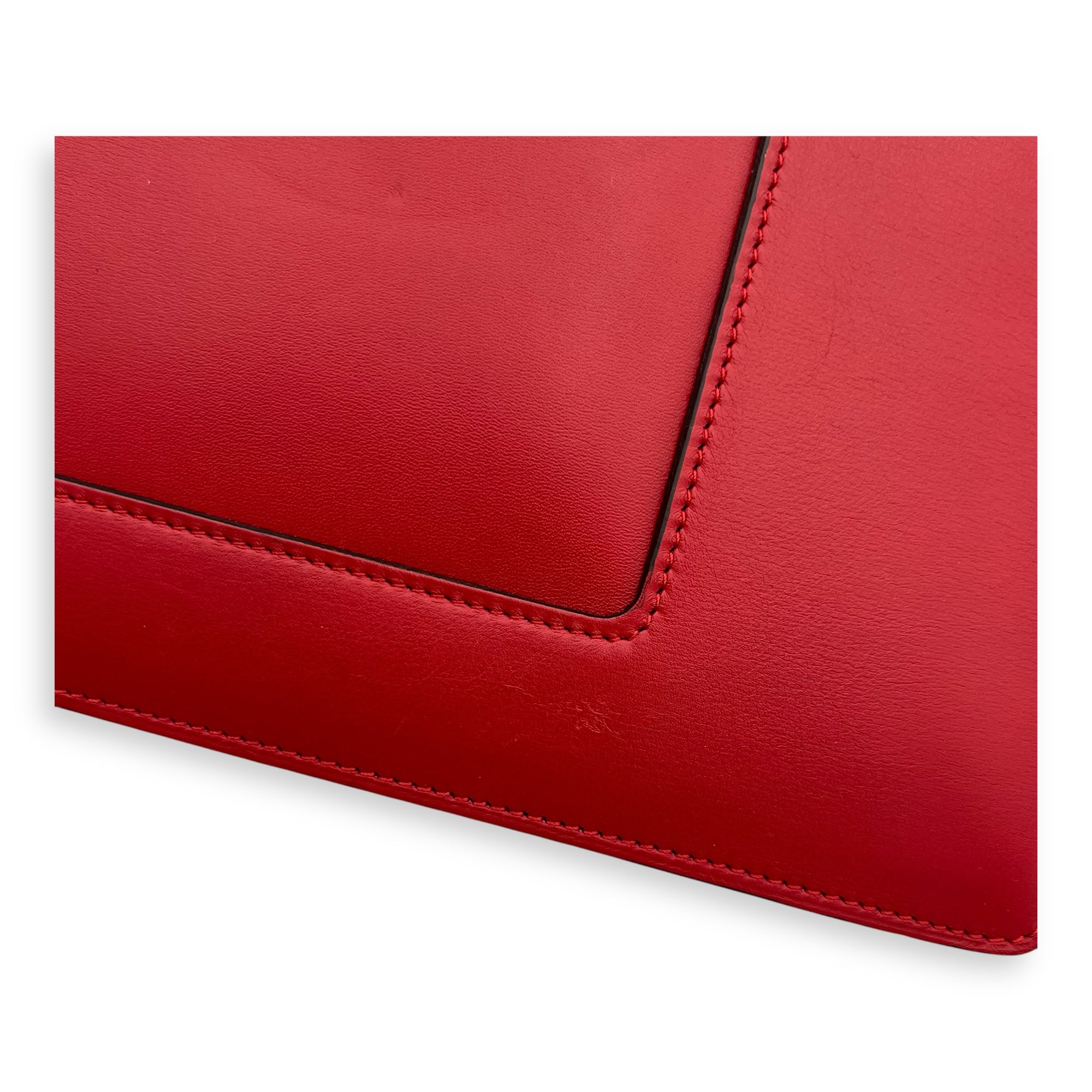 Medium Case Shoulder Bag Red in Calfskin, Silver hardware