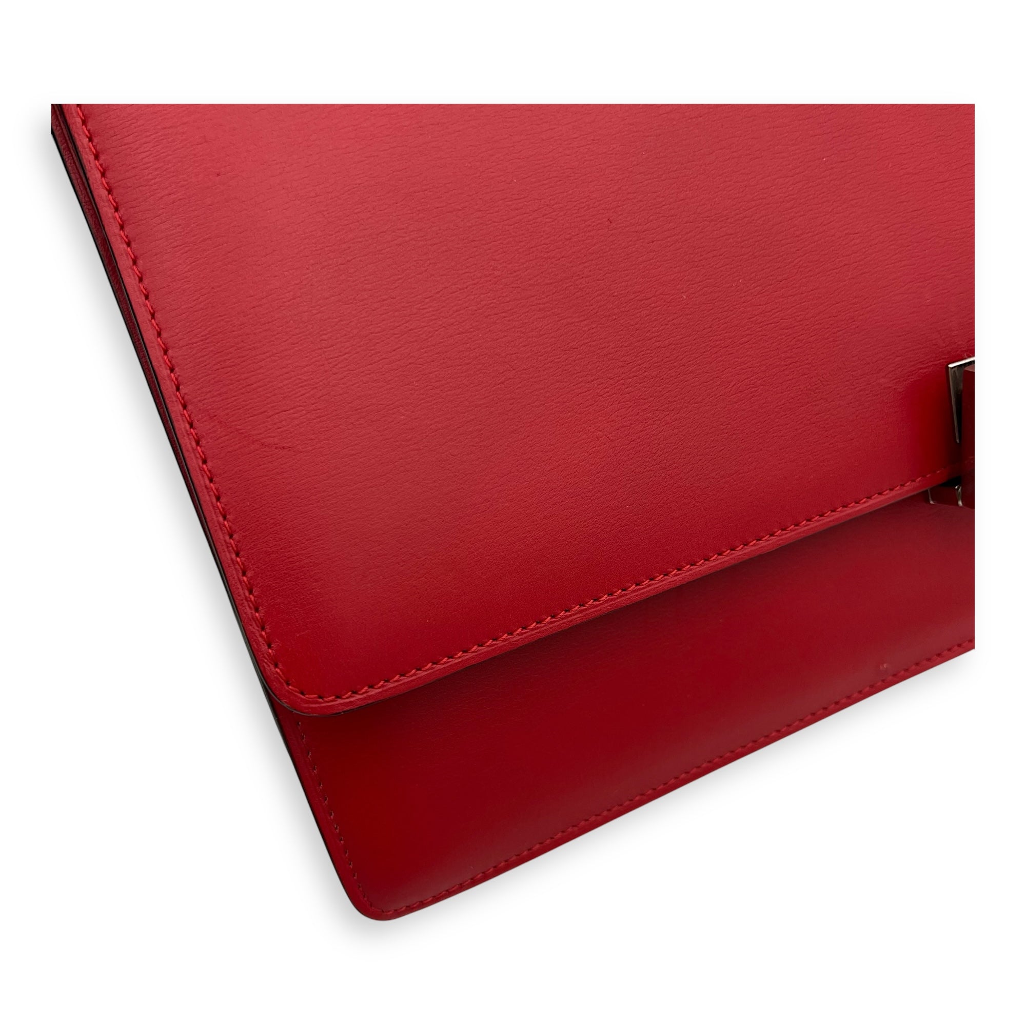 Medium Case Shoulder Bag Red in Calfskin, Silver hardware