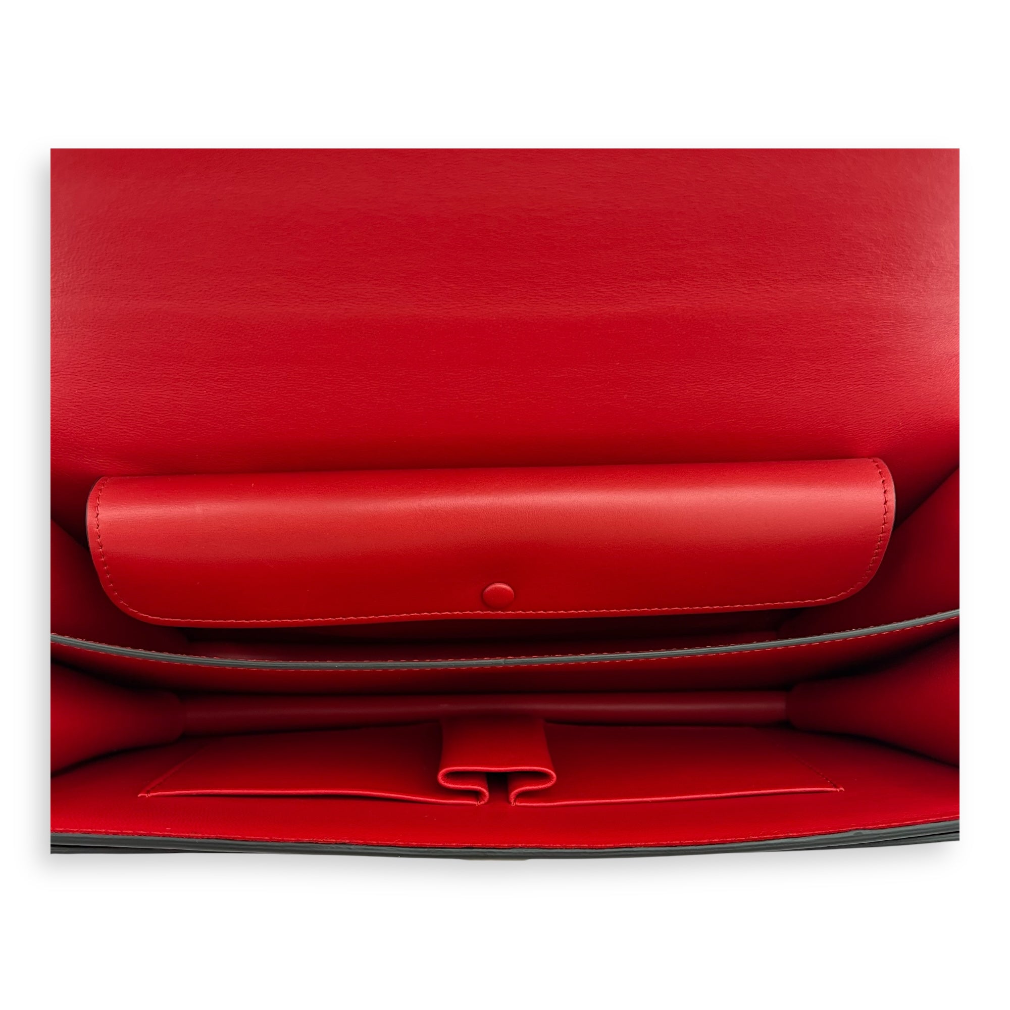 Medium Case Shoulder Bag Red in Calfskin, Silver hardware