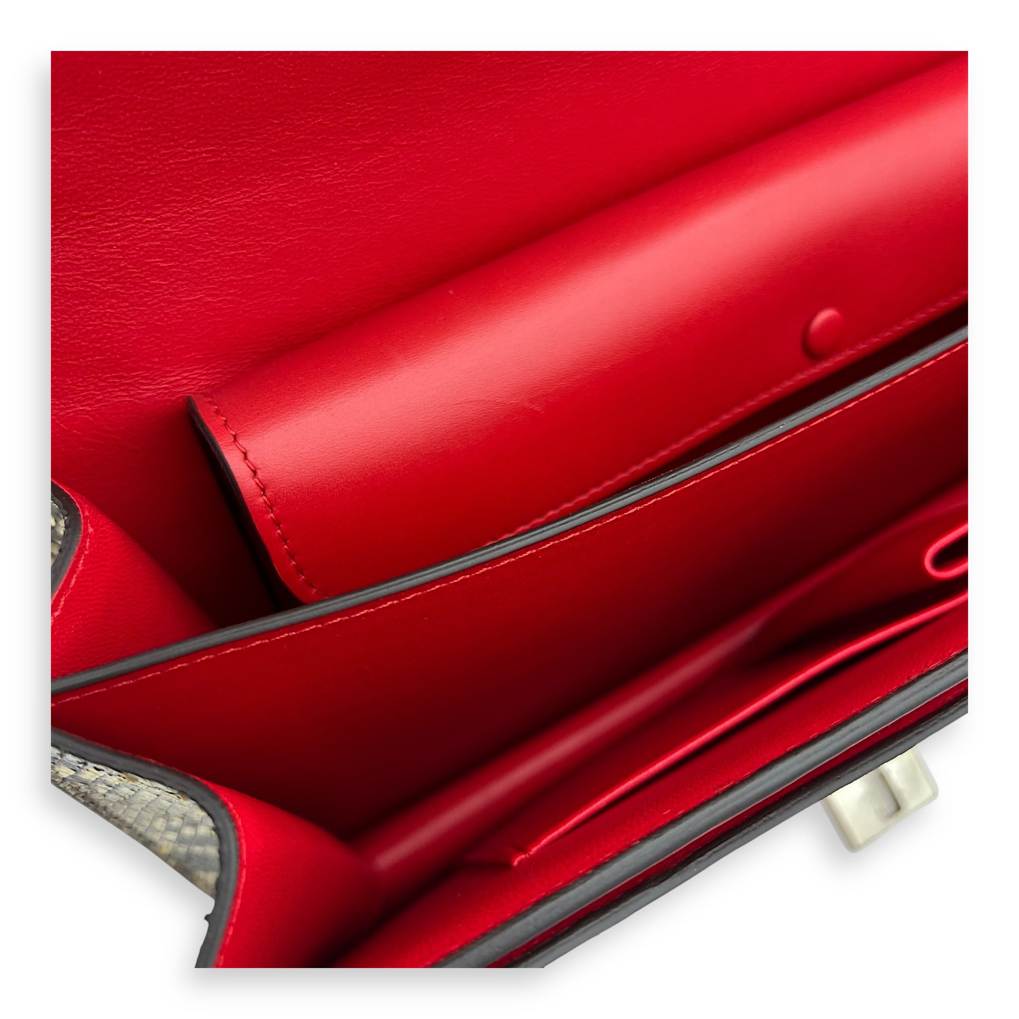 Medium Case Shoulder Bag Red in Calfskin, Silver hardware
