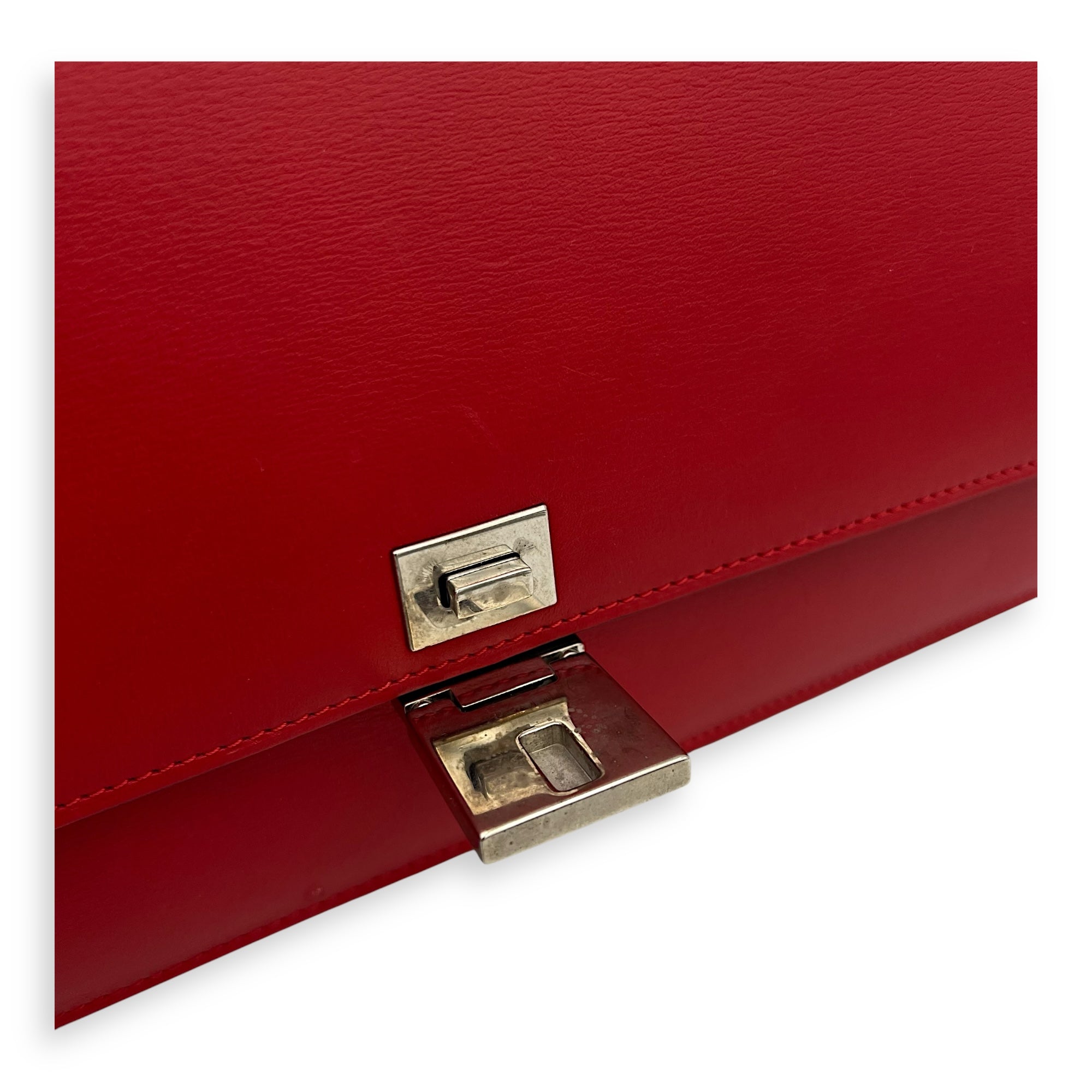 Medium Case Shoulder Bag Red in Calfskin, Silver hardware