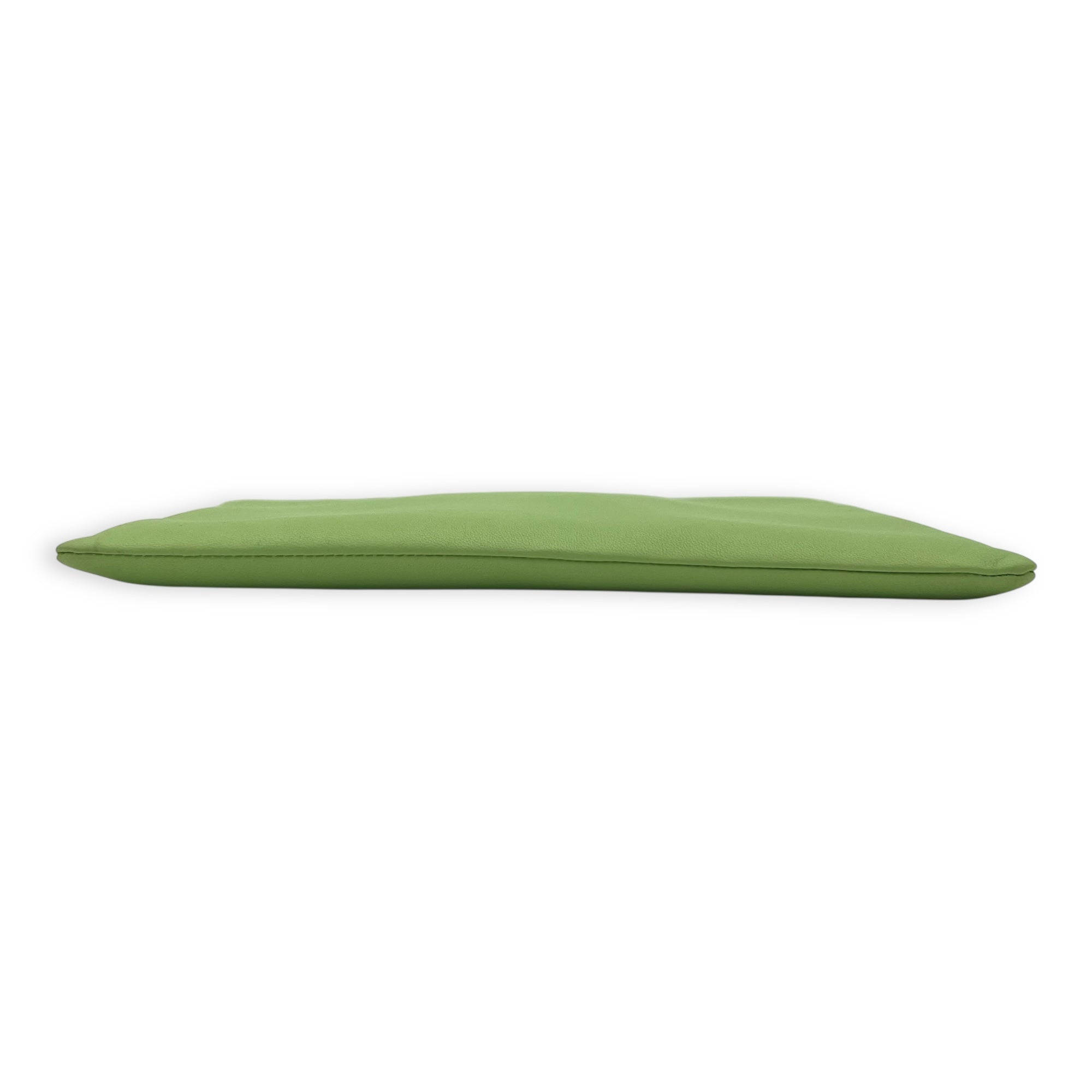 Zip Pouch Green in Calfskin, Silver hardware