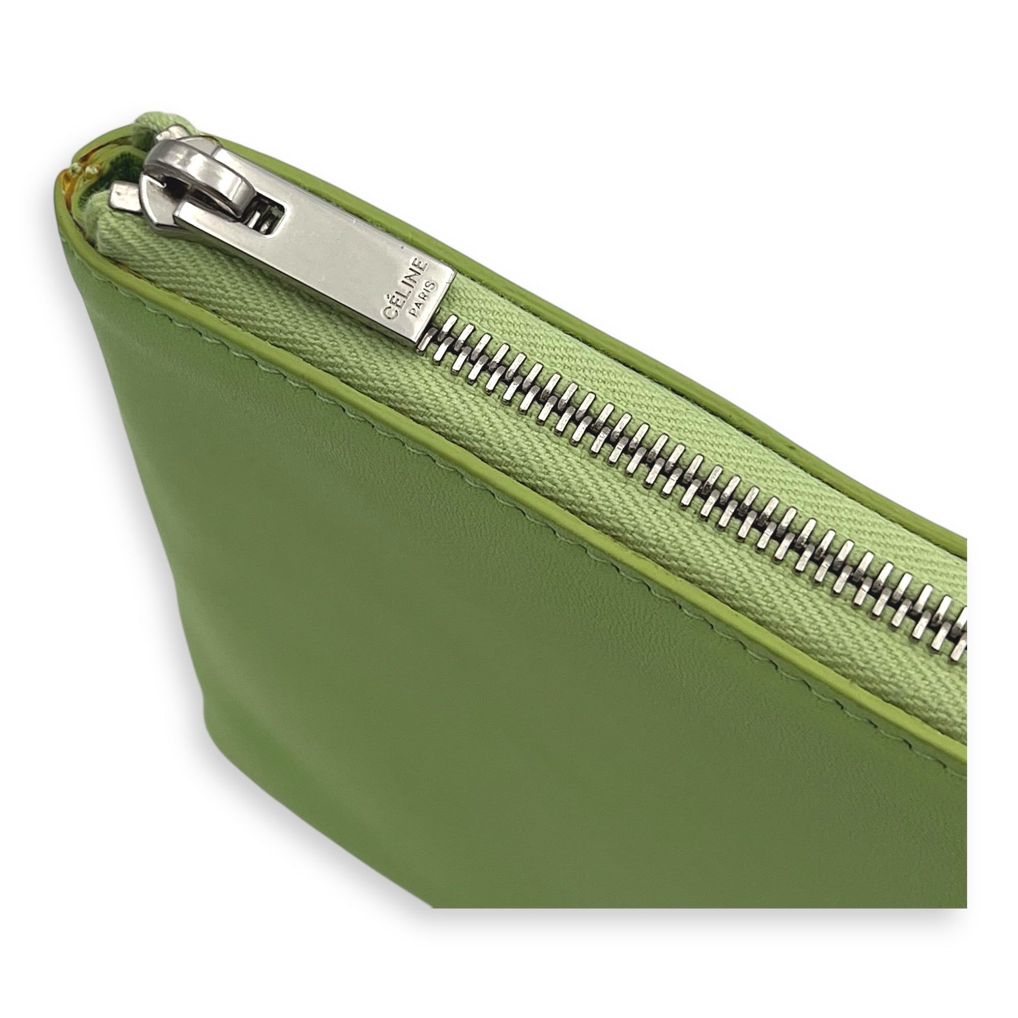 Zip Pouch Green in Calfskin, Silver hardware