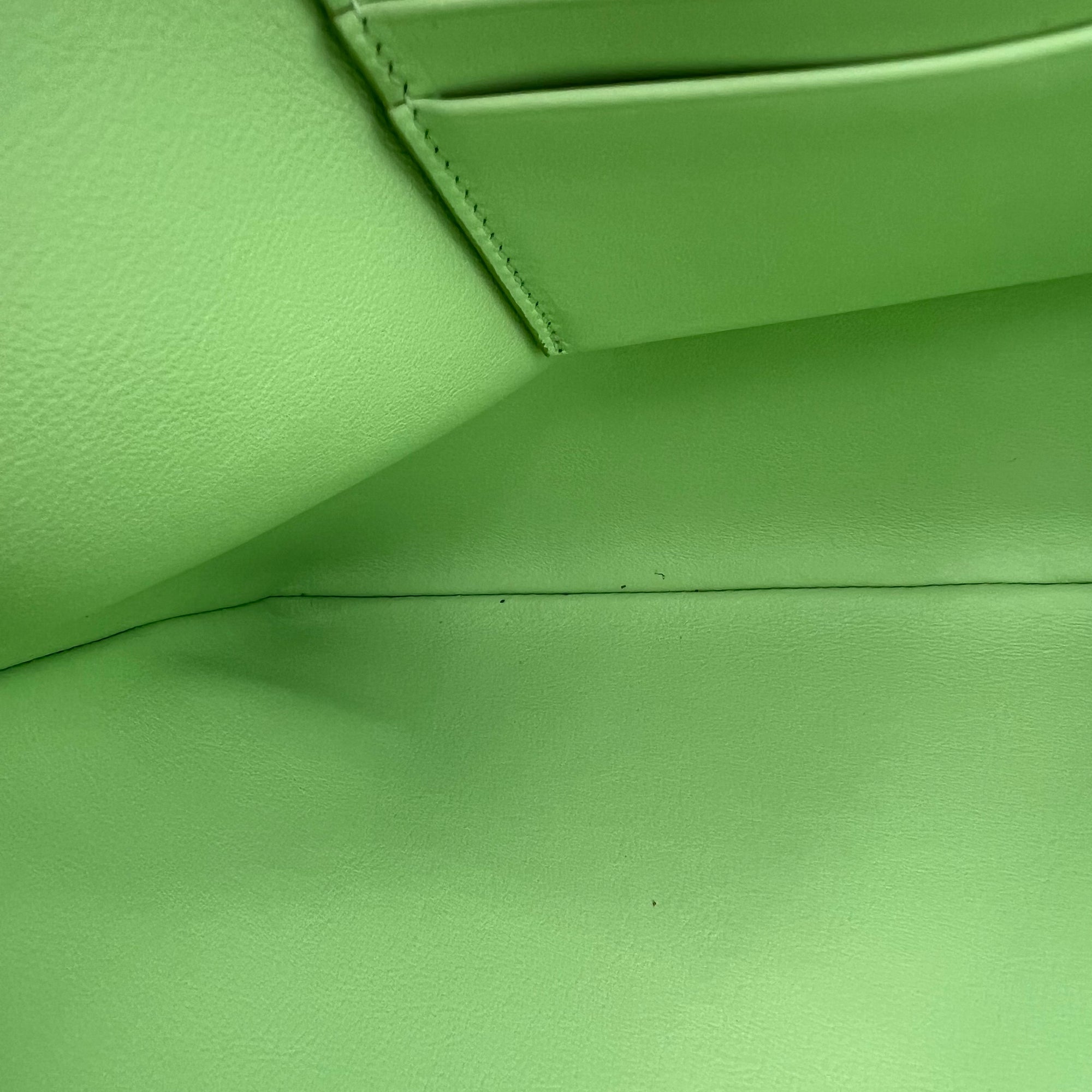Zip Pouch Green in Calfskin, Silver hardware