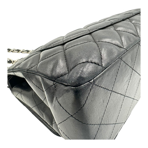 Classic Shoulder Bag Maxi Black in Lambskin, Silver hardware