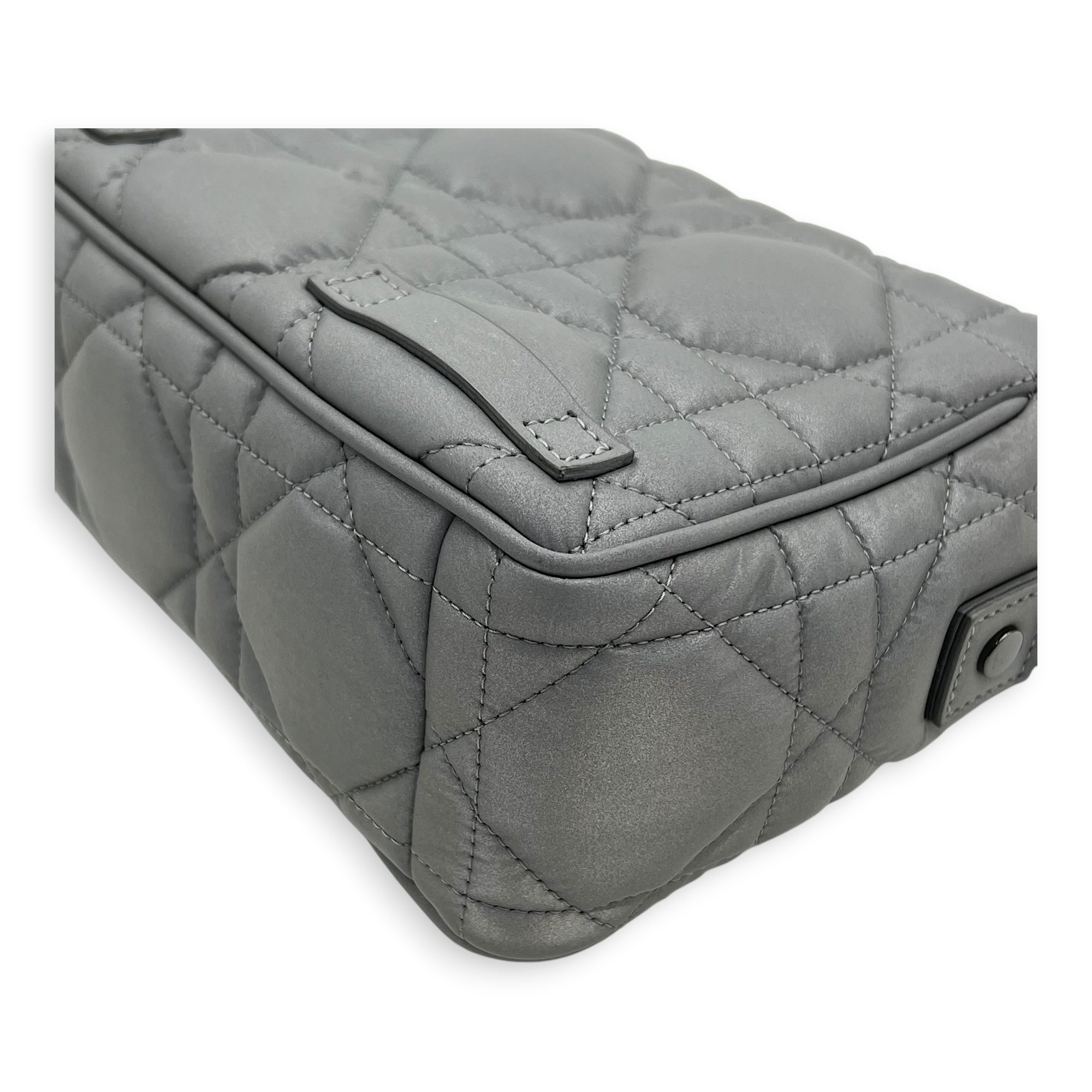 Cannage Messenger Grey in Fabric, Silver hardware