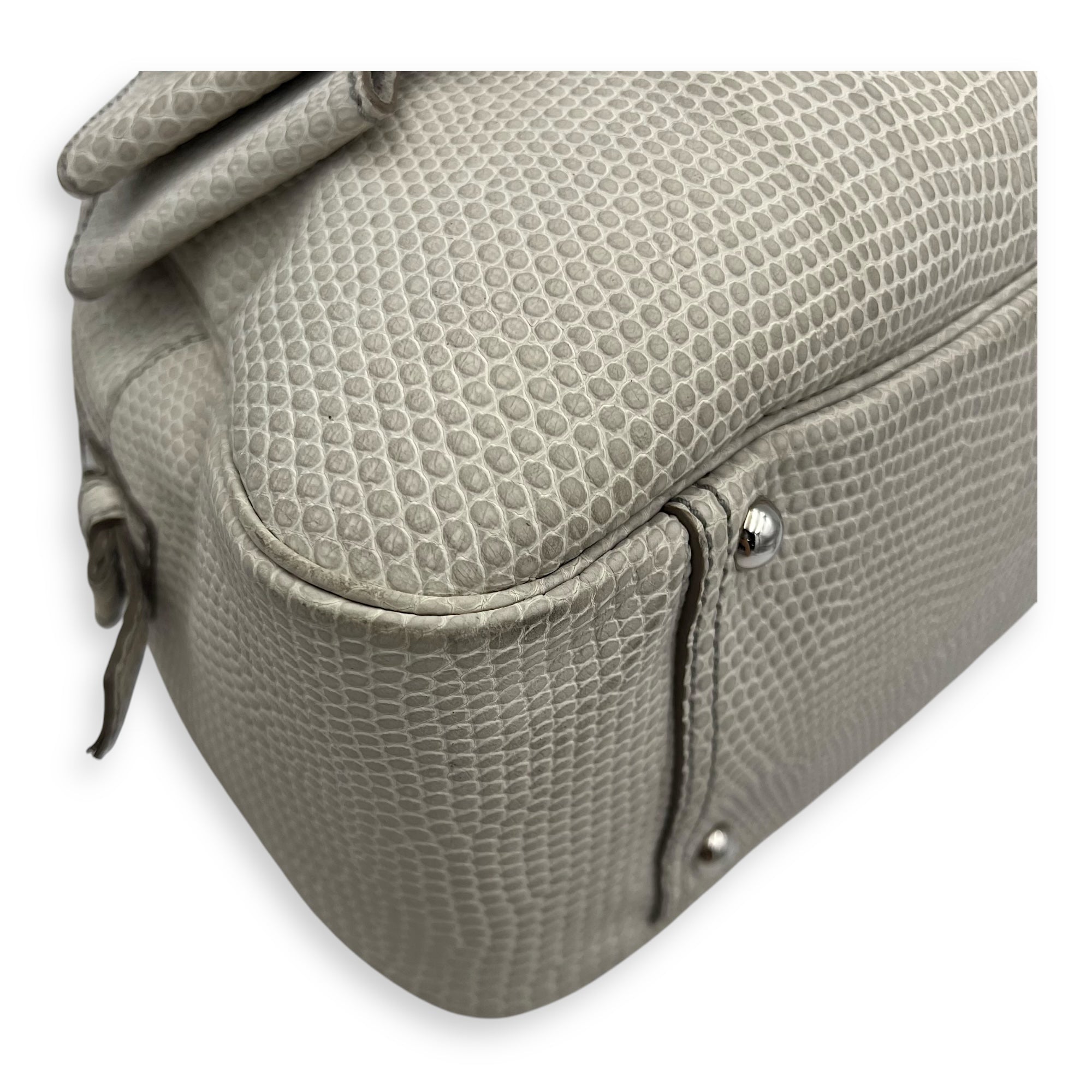 Sac Y-Bow Shoulder Bag White in Embossed Calfskin, Silver hardware
