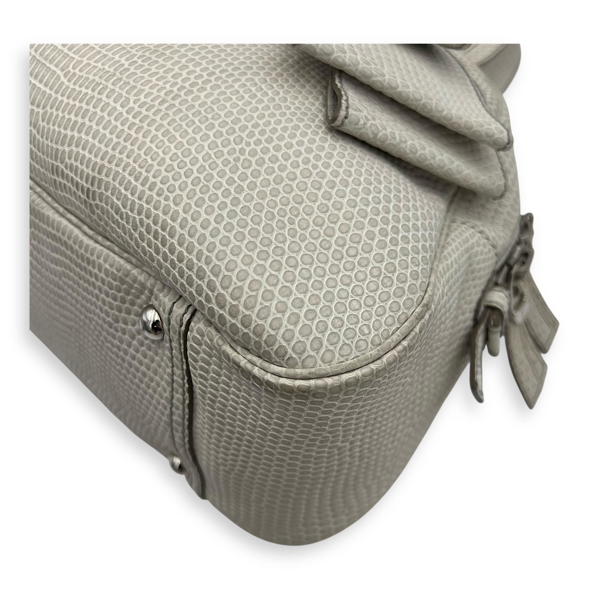 Sac Y-Bow Shoulder Bag White in Embossed Calfskin, Silver hardware