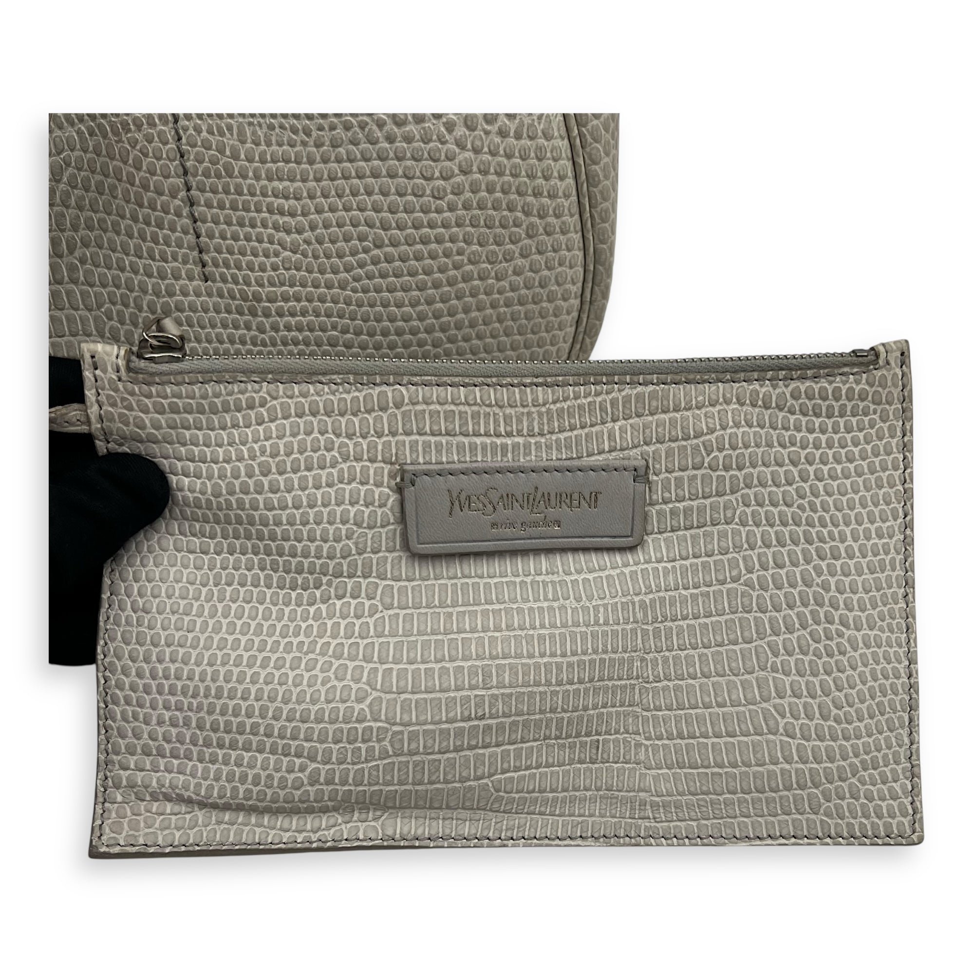 Sac Y-Bow Shoulder Bag White in Embossed Calfskin, Silver hardware