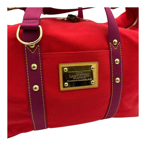 Antigua Sac Weekend Boston Duffle Bag Red in Canvas, Gold hardware