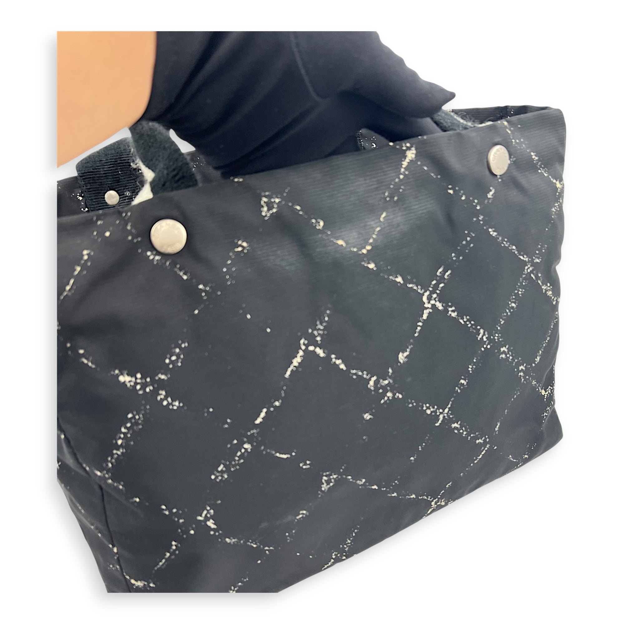 Vintage Travel Line Tote Bag Black in Nylon, Silver hardware