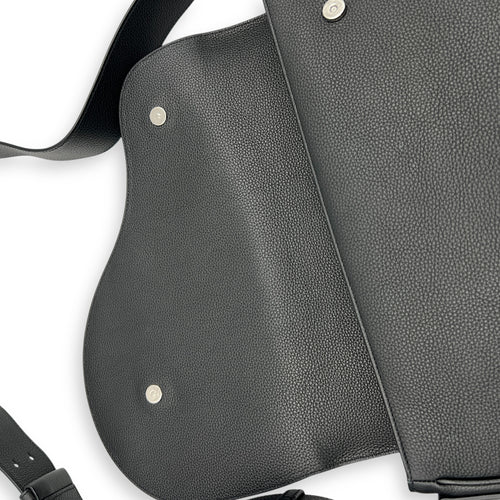 Saddle Messenger Black in Calfskin, Silver hardware