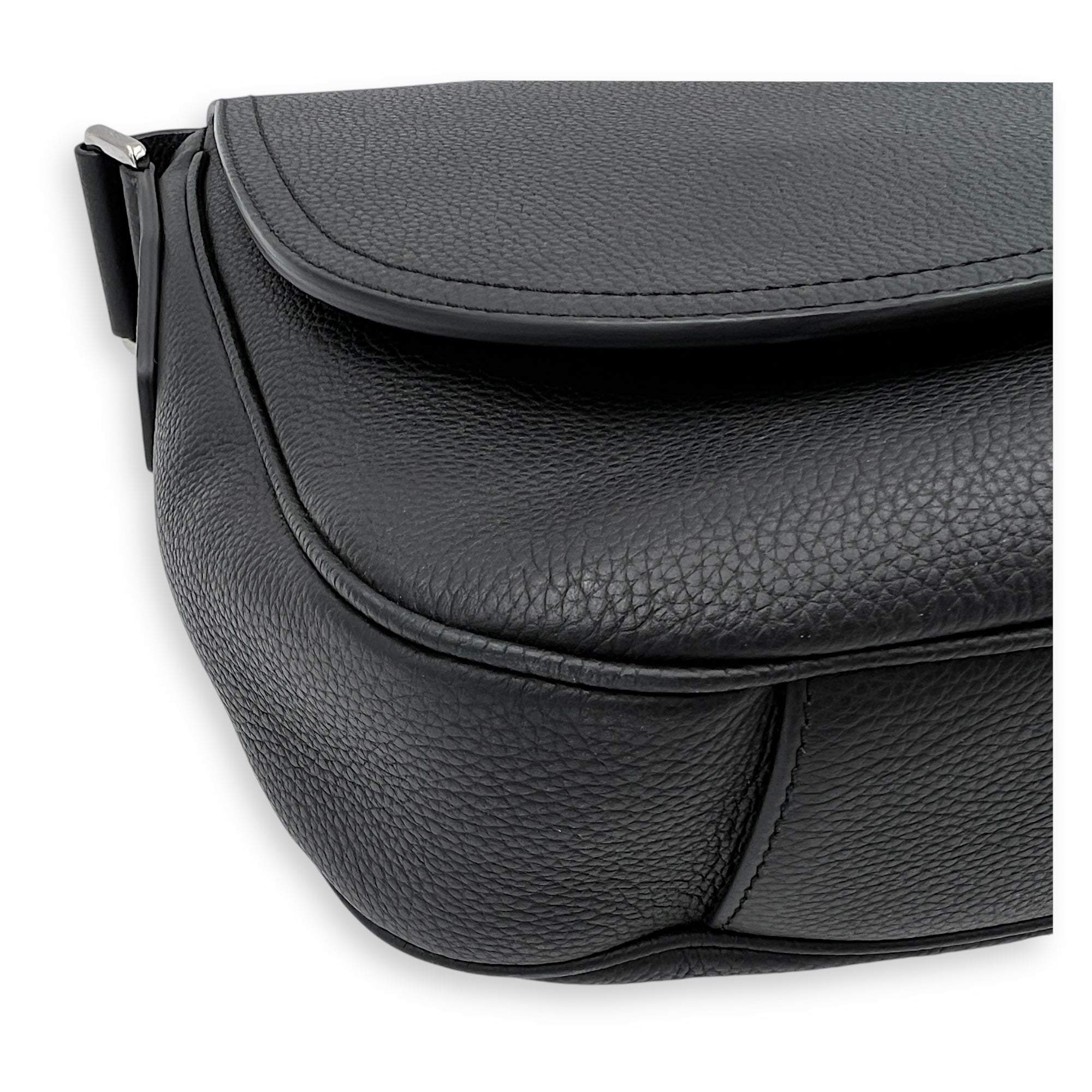 Saddle Messenger Black in Calfskin, Silver hardware