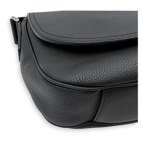 Saddle Messenger Black in Calfskin, Silver hardware