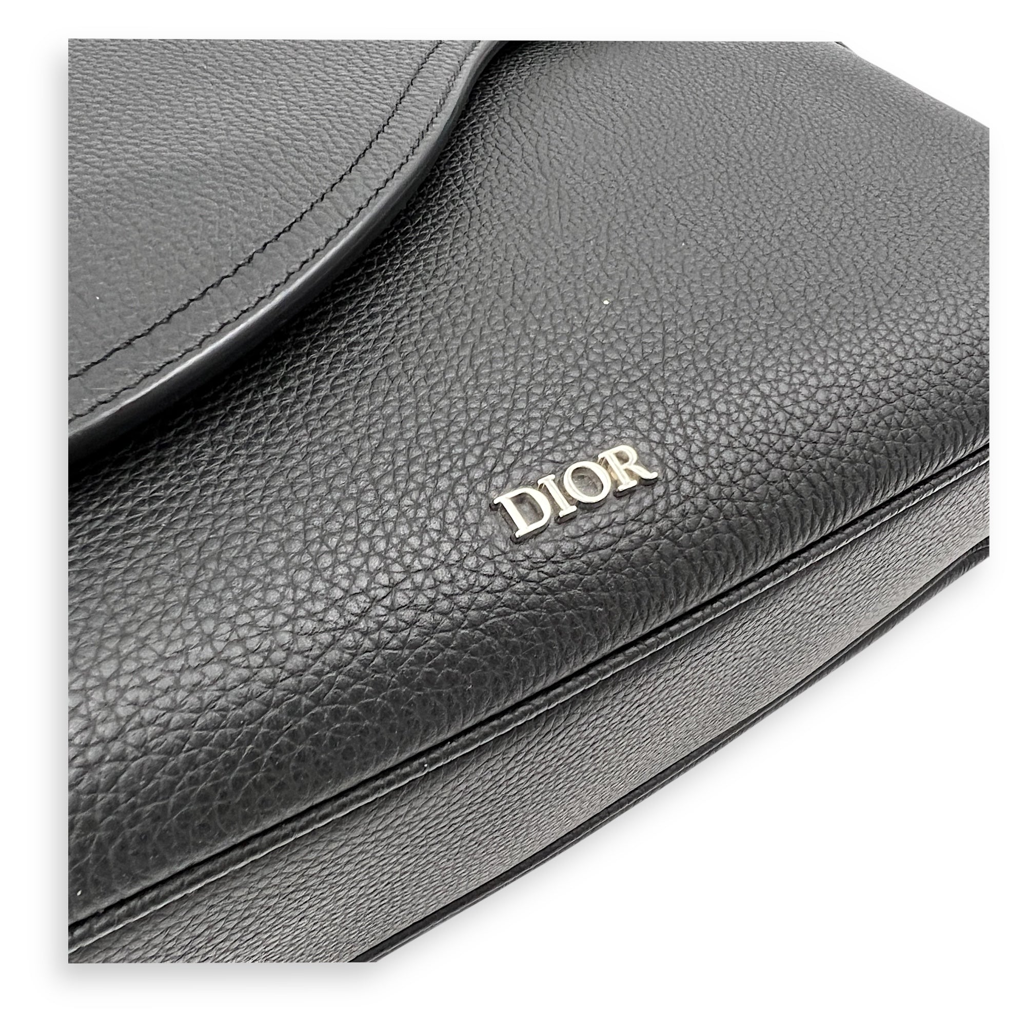 Saddle Messenger Black in Calfskin, Silver hardware