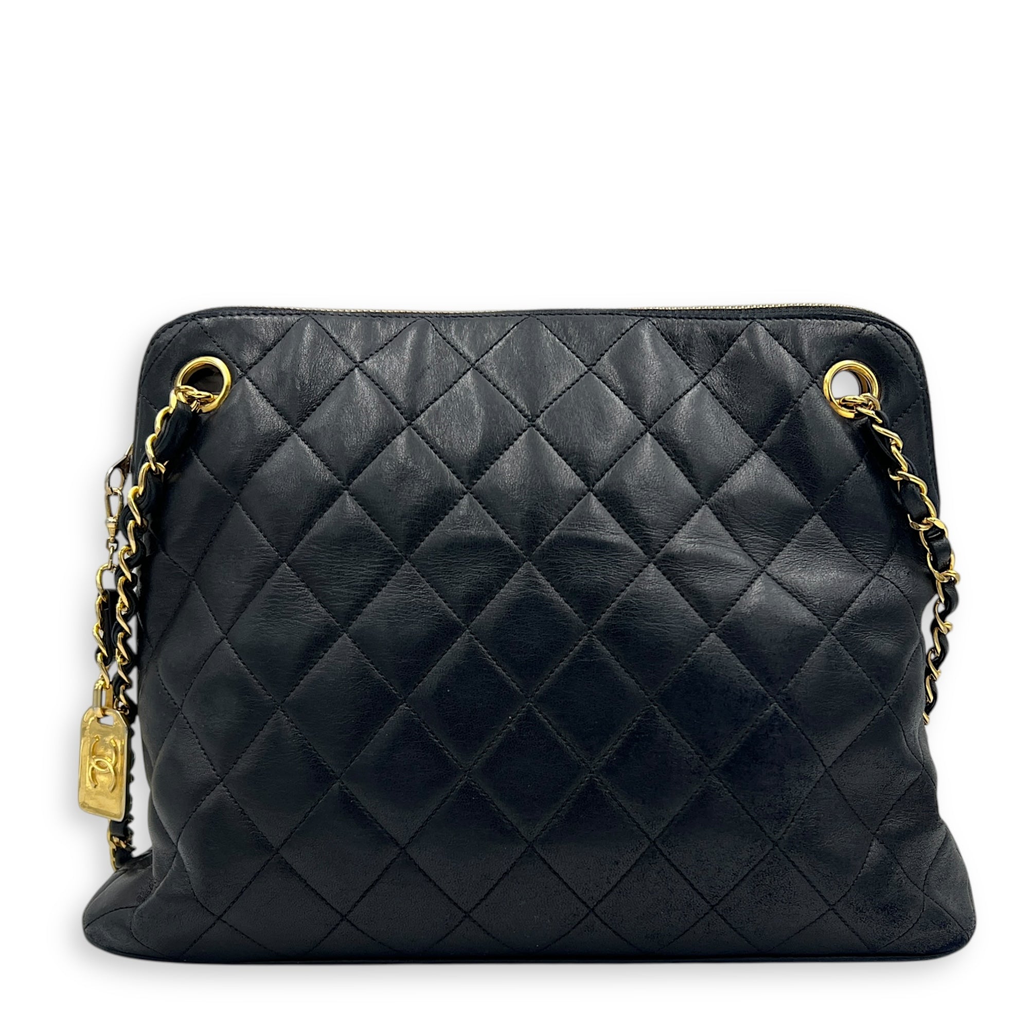 Vintage Shoulder Bag Black in Lambskin, Gold hardware