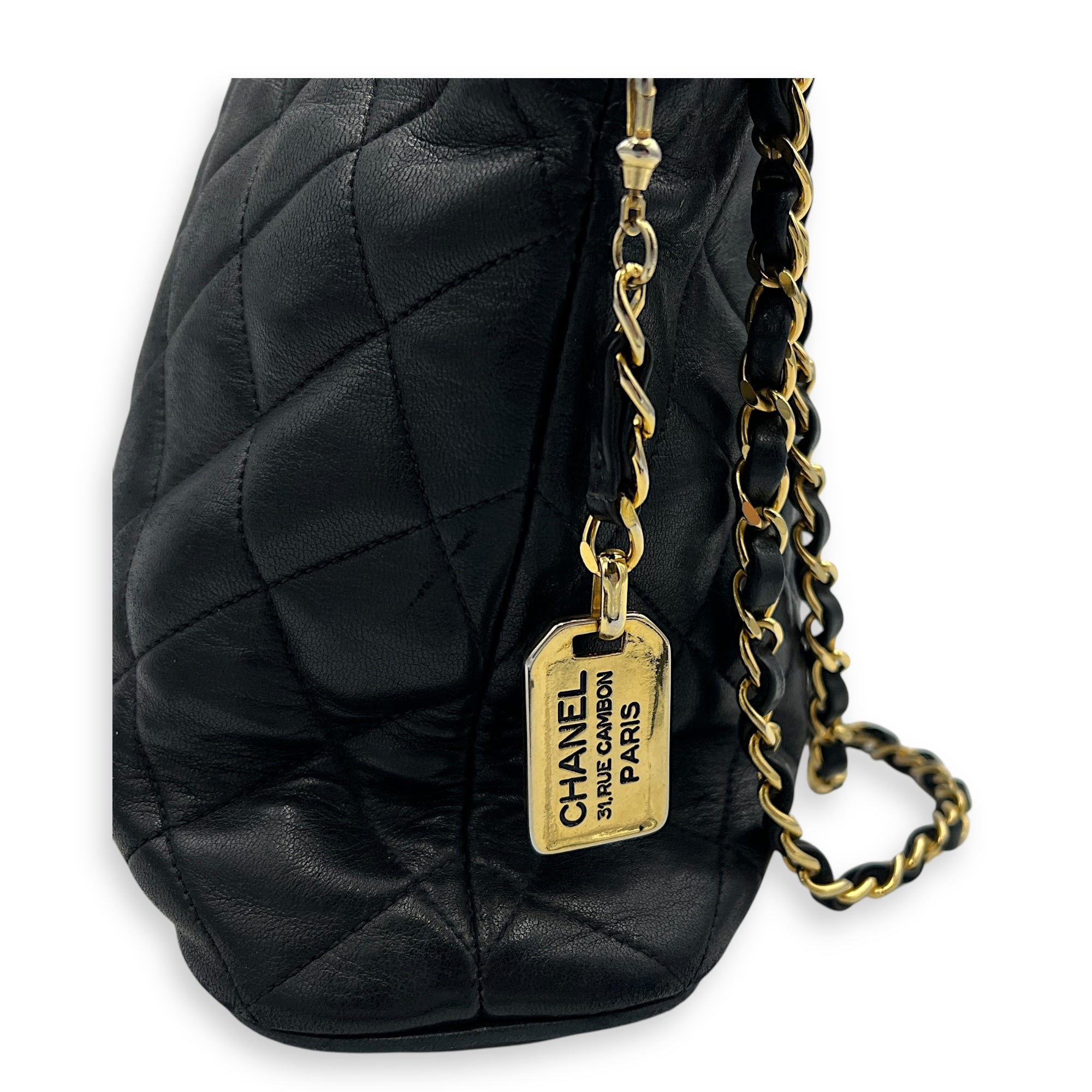 Vintage Shoulder Bag Black in Lambskin, Gold hardware