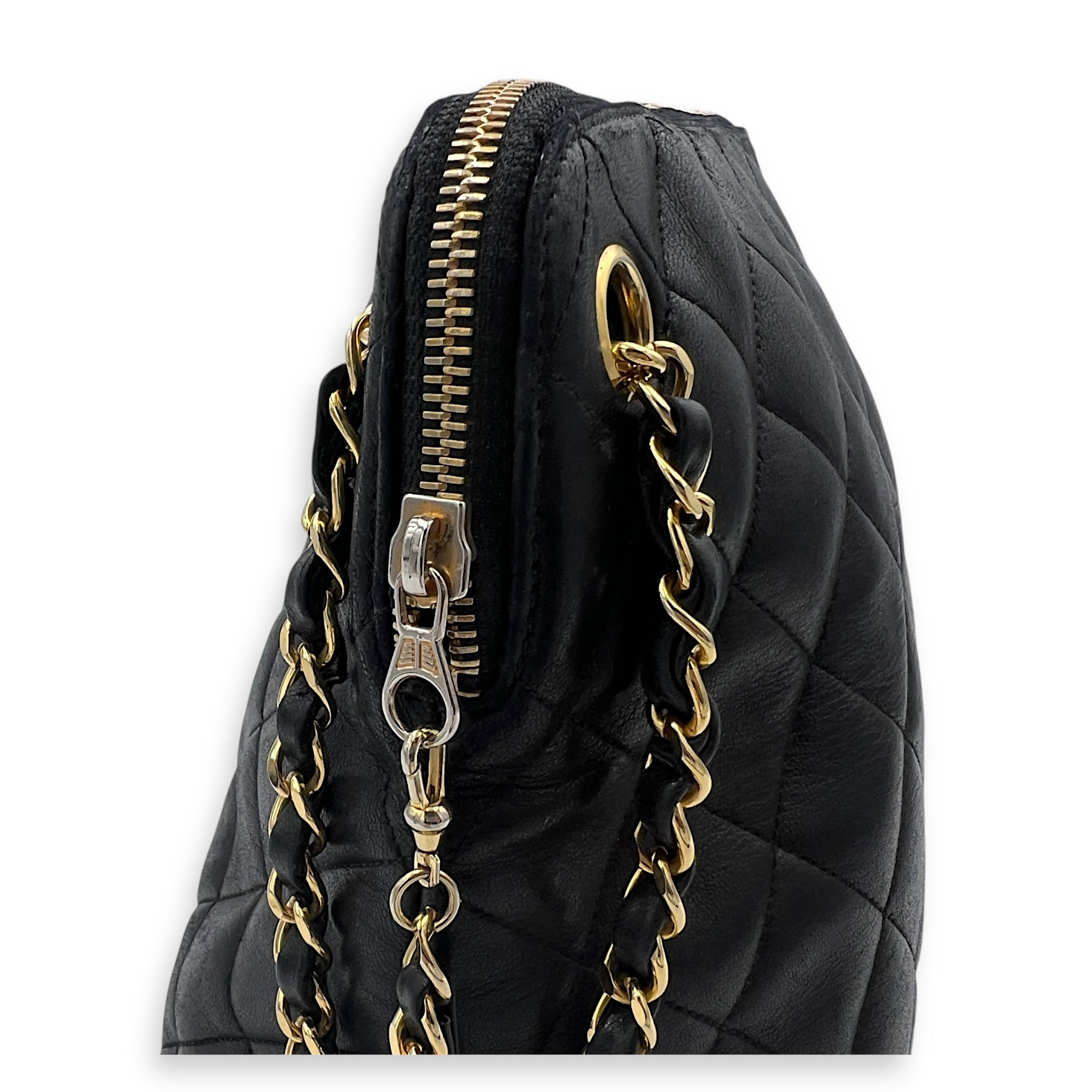 Vintage Shoulder Bag Black in Lambskin, Gold hardware