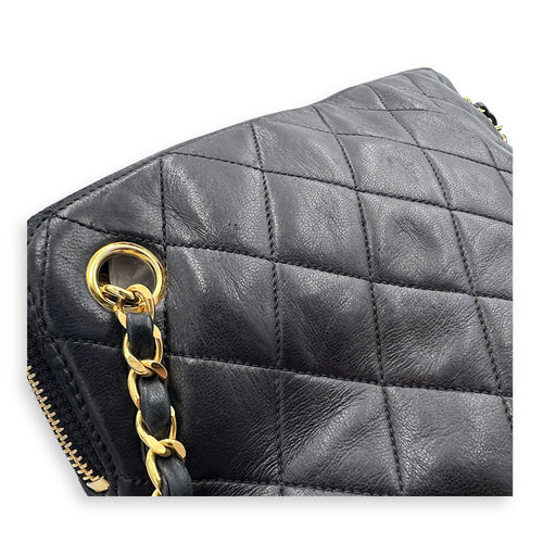 Vintage Shoulder Bag Black in Lambskin, Gold hardware