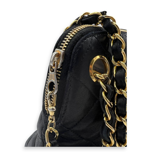 Vintage Shoulder Bag Black in Lambskin, Gold hardware
