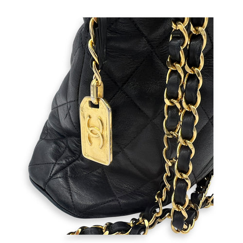 Vintage Shoulder Bag Black in Lambskin, Gold hardware