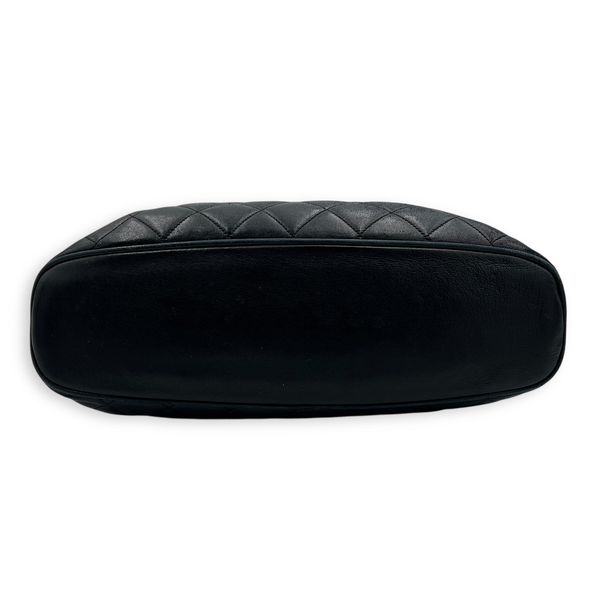 Vintage Shoulder Bag Black in Lambskin, Gold hardware